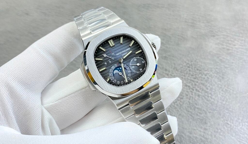Best Patek Philippe Clone：PPF Factory 5712 V2 Nautilus Replica Watch