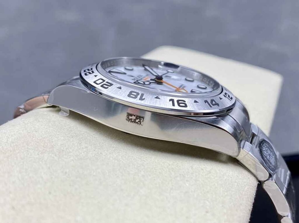 Clean Factory Rolex Explorer II m226570-0001 replica watch Case