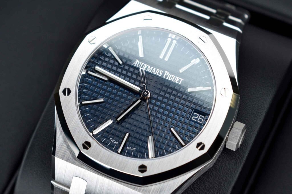 Audemars Piguet Royal Oak Replica vs Real 15510ST.OO.1320ST.06 Blue Dial Comparative Review