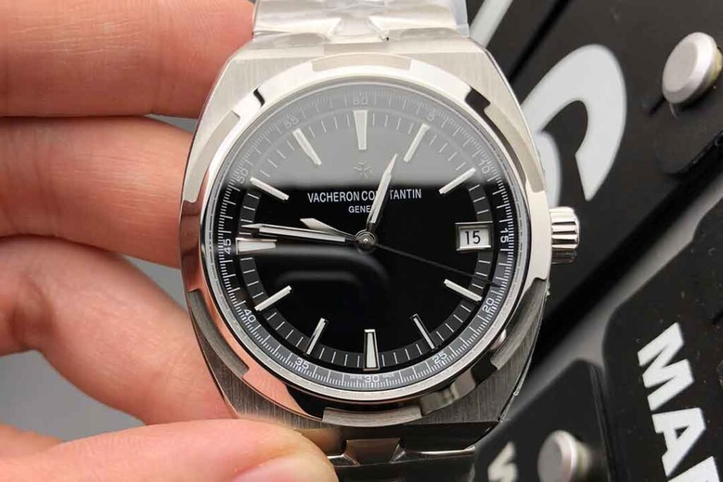 Vacheron Constantin Overseas 4500V/210A-B483 Black Dial Replica Watch Watch