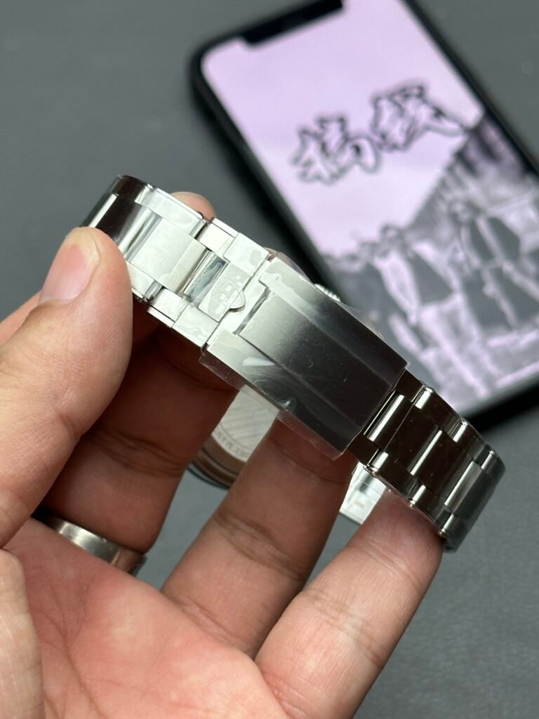 ZF Factory Tudor Black Bay GMT M79470-0001 Replica Watch Buckle Engraving QC Photo